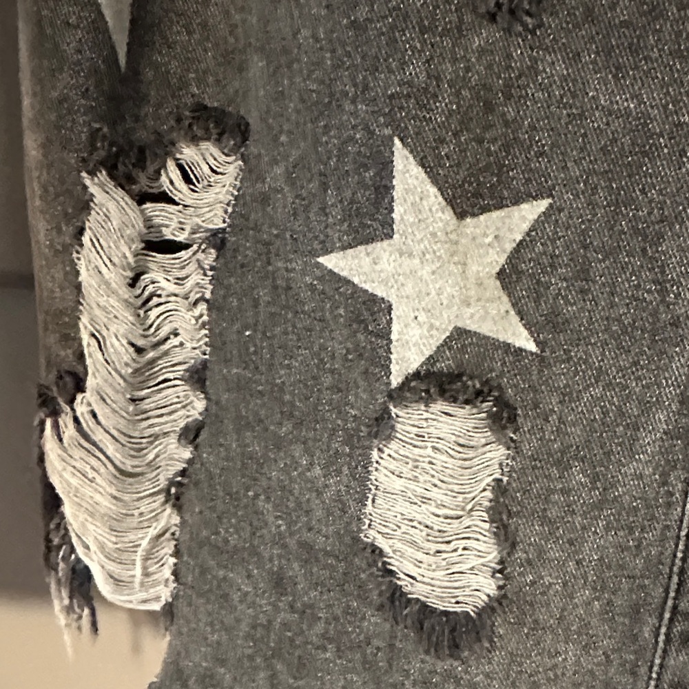 Star Patterned Distressed Denim Jacket - Picture 3 of 6